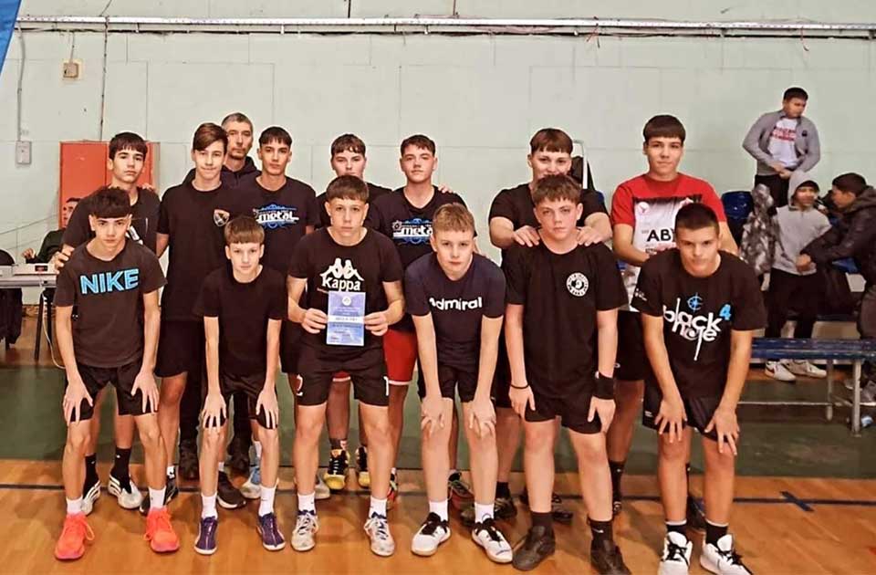 U OŠ „Petar Petrović Njegoš“ stasavaju nove generacije rukometaša i rukometašica U OŠ „Petar Petrović Njegoš“ stasavaju nove generacije rukometaša i rukometašica