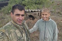 FOTO: Dok traju duboki minusi, lovci iz Banatskog Dvora brinu o divljači