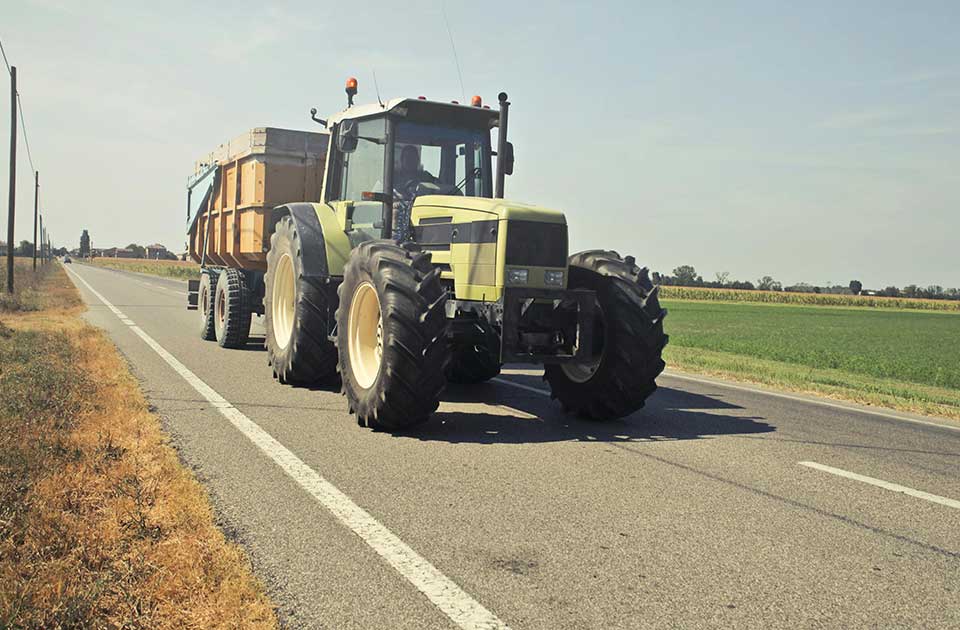 Traktorska prikolica usmrtila biciklistu, vozač traktora dobio godinu i po dana zatvora Traktorska prikolica usmrtila biciklistu, vozač traktora dobio godinu i po dana zatvora
