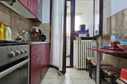 trosoban stan u naselju 4. jul