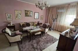 FOTO: Na prodaju komforan trosoban stan u naselju 4. jul – ima i terasu