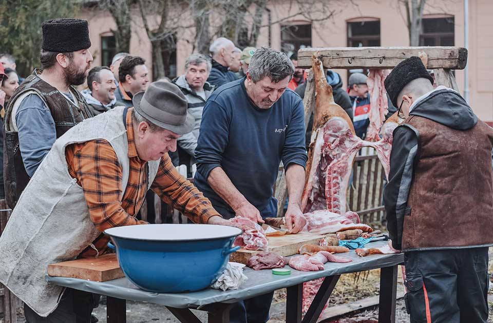 VIDEO: Belo Blato – selo iz kog se ne odlazi ni gladan, ni žedan, ni praznih ruku