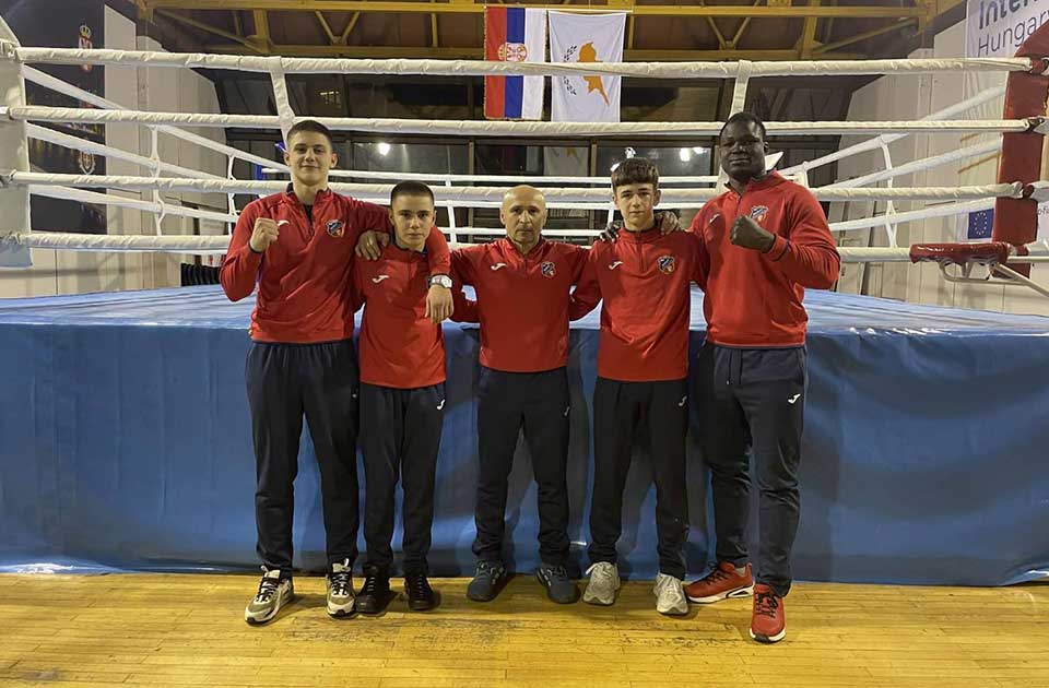 Ring pod kontrolom: Banatovi bokseri demonstrirali snagu i talenat Ring pod kontrolom: Banatovi bokseri demonstrirali snagu i talenat