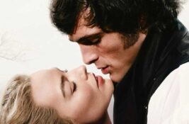 VIDEO: „Orkanski visovi“ – velika ljubavna priča ponovo osvaja bioskope