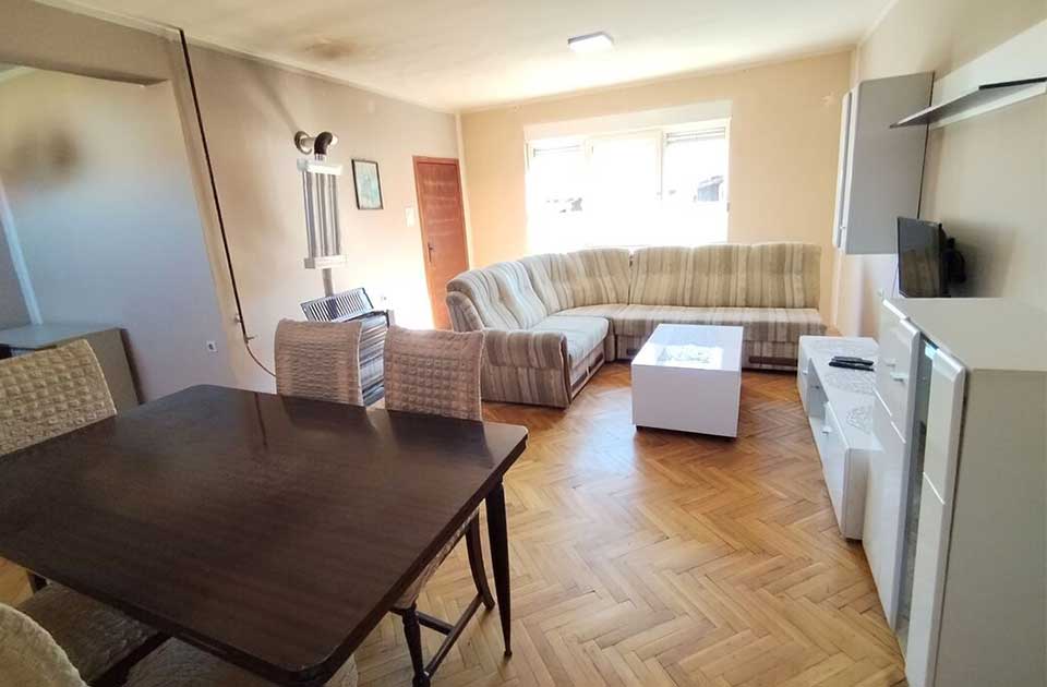 FOTO: Velika porodična kuća na Bagljašu čeka novog vlasnika