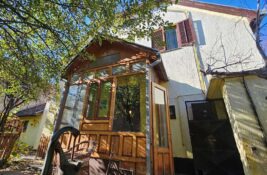 spratna kuća u maloj americi