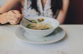 Šta zapravo jedemo iz kesice? Istina o instant supama mogla bi da vas iznenadi