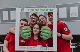 FOTO: Zrenjanin uz male heroje – poruka zajedništva na Svetski dan dece obolele od raka