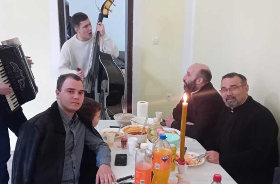 Taraš obnovio zemljoradničku slavu: Posle veka tišine, ponovo se čula molitva za rodnu godinu