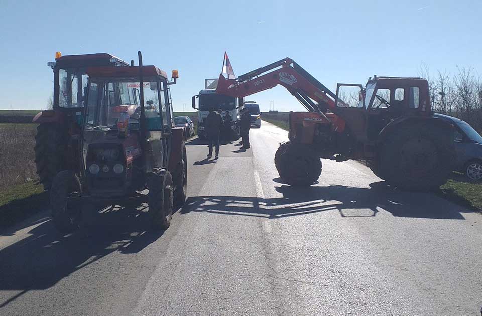 Banatski poljoprivrednici se povlače sa blokada – ali samo privremeno