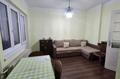 dvosoban stan na žitnom trgu