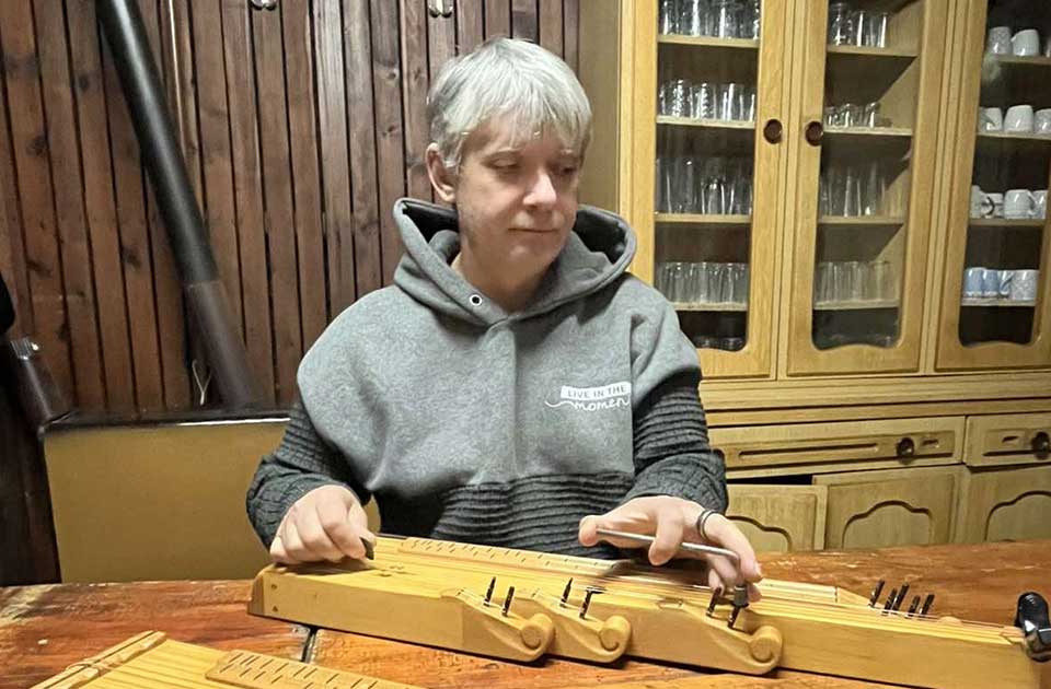 Citra zvuči kao ceo orkestar: Ištvan Flaman iz Mihajlova čuva tradiciju od zaborava