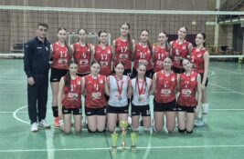 Kadetkinje Odbojkaškog kluba Proleter vicešampionke Vojvodine
