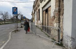Mašala: Još jedan objekat u Zrenjaninu osvanuo ograđen zaštitnom ogradom