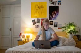Vaš tinejdžer ne izlazi iz kreveta? Evo zašto mu treba ozbiljan ležaj koji može da ga isprati