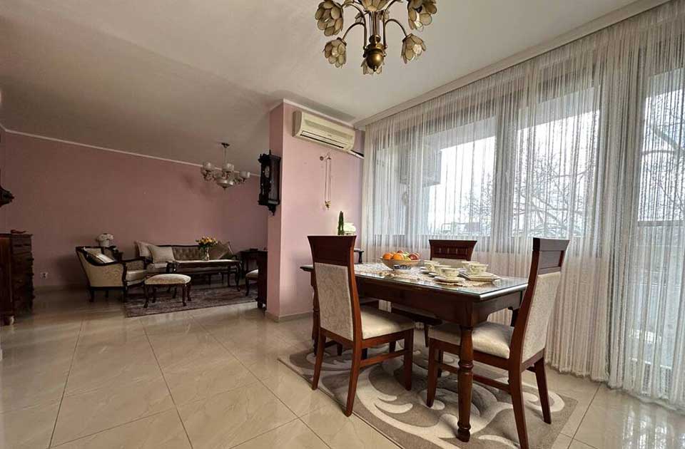 trosoban stan u naselju 4. jul