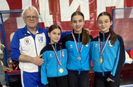 Tri takmičarke – tri medalje: Sjajan uspeh karatistkinja Zadrugara na prvenstvu Vojvodine