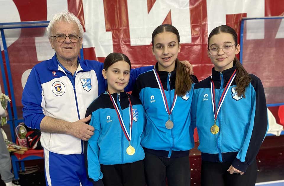 Tri takmičarke – tri medalje: Sjajan uspeh karatistkinja Zadrugara na prvenstvu Vojvodine