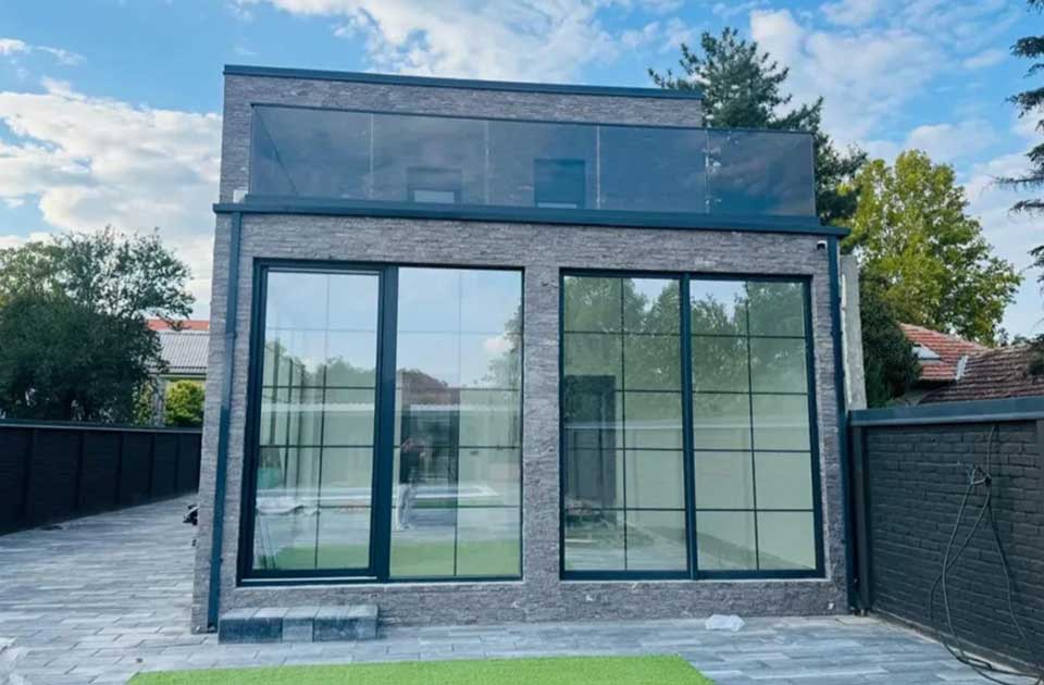 FOTO: ALU GLASS COMPANY – premium rešenja od stakla i aluminijuma