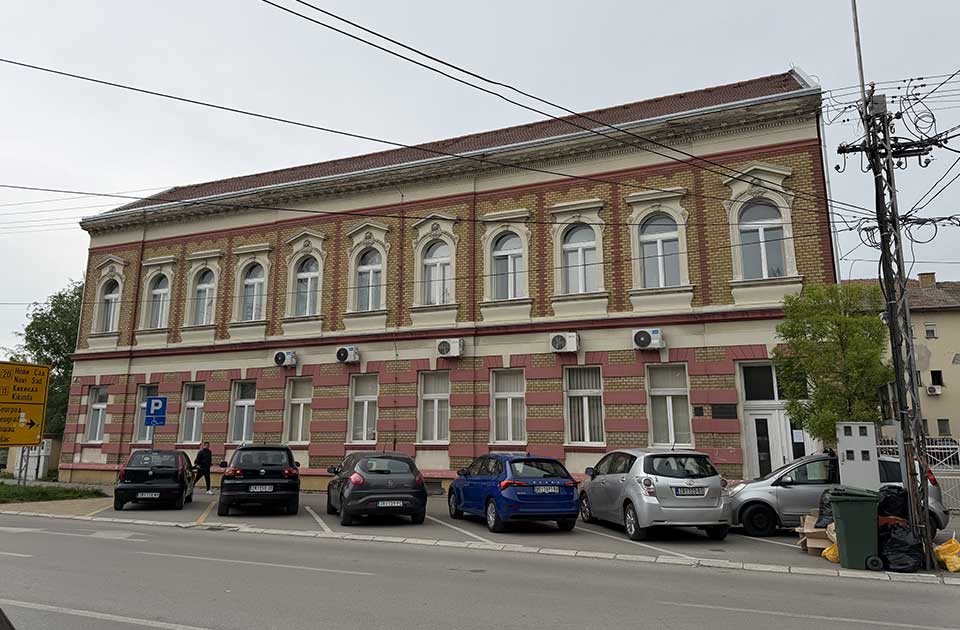 dom učenika srednjih škola angelina kojić gina