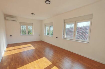 šestosobna kuća u naselju gradnulica