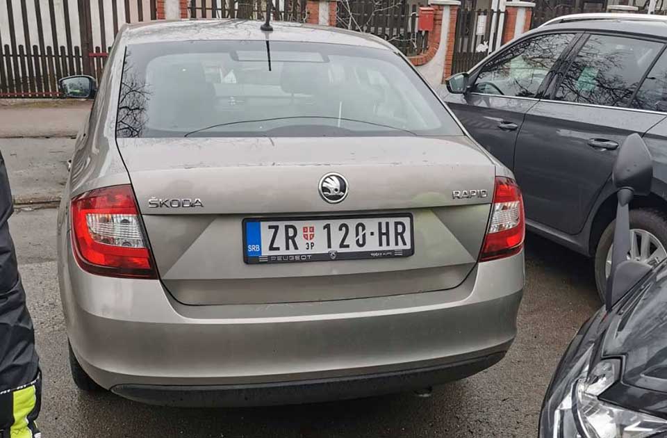 LSV iznela ozbiljne optužbe: Direktor Doma učenika koristi službeni auto u privatne svrhe?