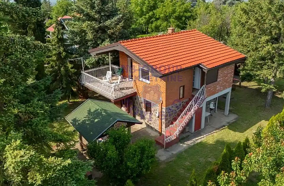 banstol sremski karlovci