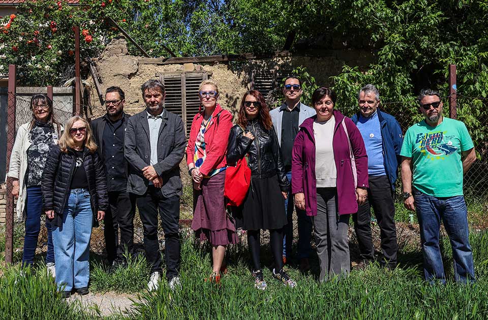 IZRAZ obeležio godišnjicu rođenja Aleksandra Sandića i podsetio na ruševine njegove kuće IZRAZ obeležio godišnjicu rođenja Aleksandra Sandića i podsetio na ruševine njegove kuće
