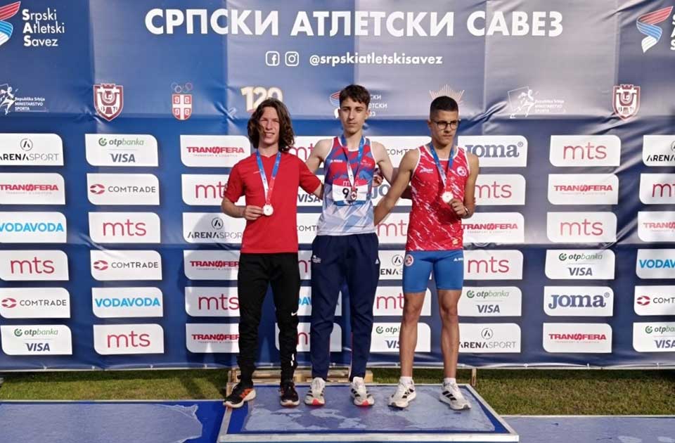 Pavle Borovčanin pomera granice: Medalje i rekordi na državnom prvenstvu