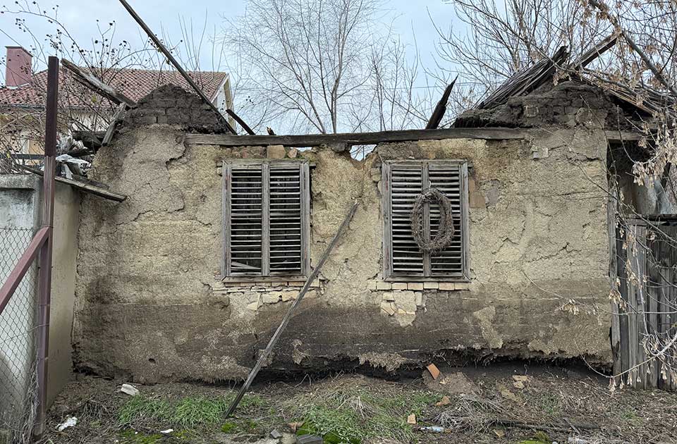 VIDEO: Sandićeva kuća nestaje pred očima građana – spomenik kulture pretvoren u ruglo VIDEO: Sandićeva kuća nestaje pred očima građana – spomenik kulture pretvoren u ruglo