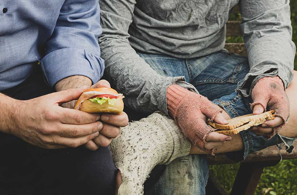 Prvi maj u znaku upozorenja: Više od polovine građana Srbije samo preživljava
