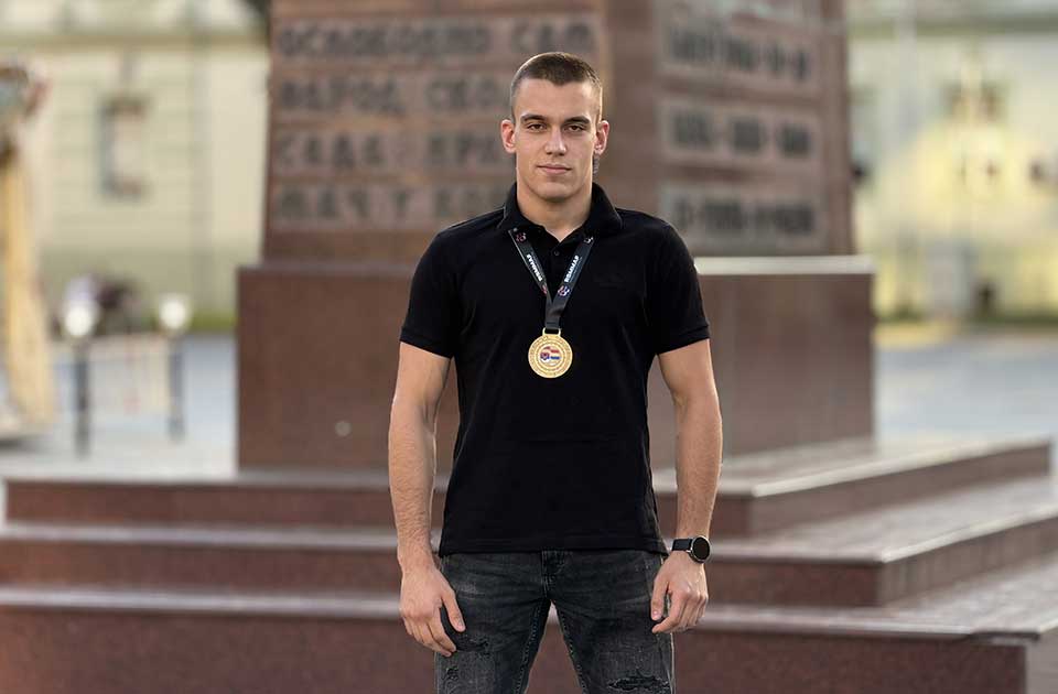 Zrenjaninac nadmoćan u MMA kavezu: Branislav Parkajić bez poraza osvojio prvenstvo Srbije Zrenjaninac nadmoćan u MMA kavezu: Branislav Parkajić bez poraza osvojio prvenstvo Srbije