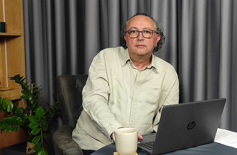 Dr Dejan Pavlović: Brak jeste u krizi, ali opstaje i opstaće u izmenjenom obliku Dr Dejan Pavlović: Brak jeste u krizi, ali opstaje i opstaće u izmenjenom obliku