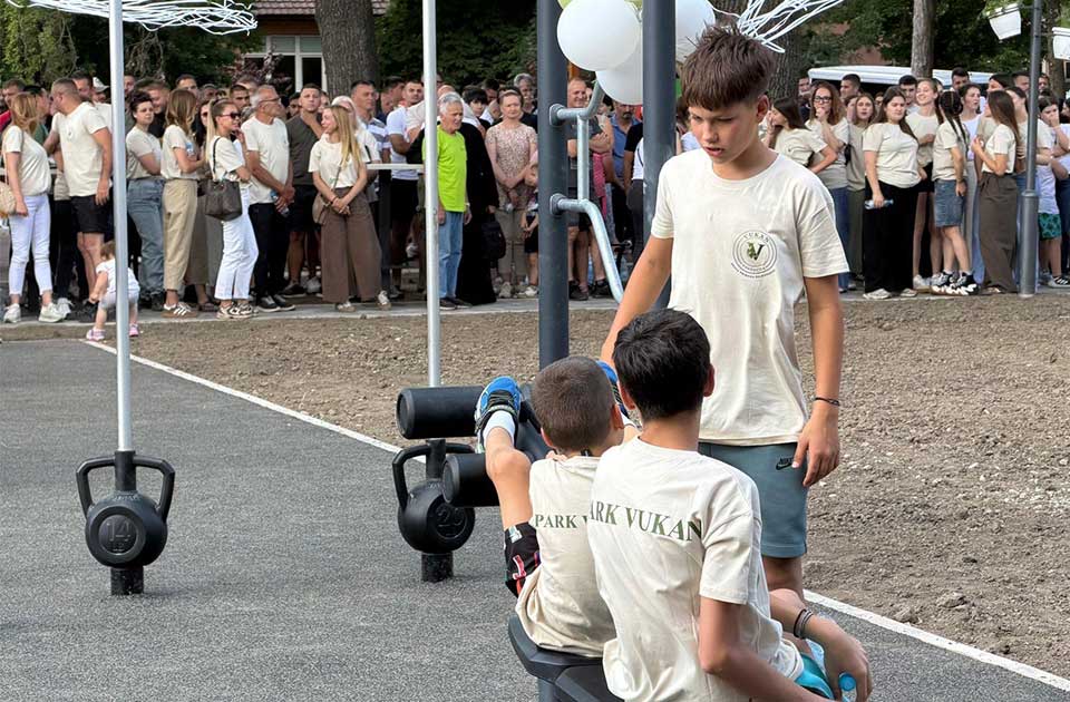 Otvoren park posvećen mladiću Vukanu Vukmiroviću Otvoren park posvećen mladiću Vukanu Vukmiroviću