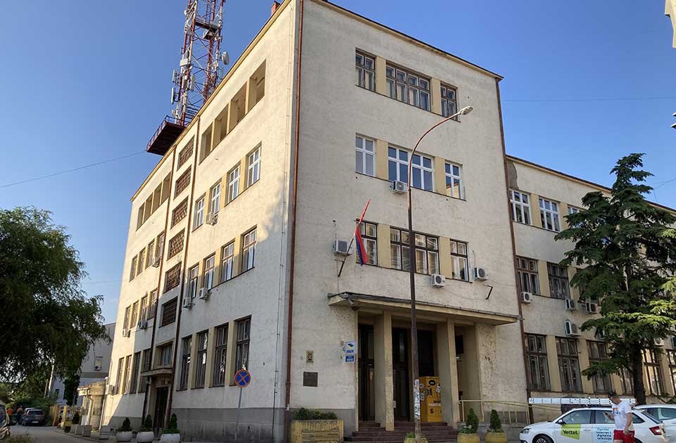 Stan od 79 kvadrata za 7.900 evra: Pošta Srbije prodaje nekretnine u okolini Zrenjanina Stan od 79 kvadrata za 7.900 evra: Pošta Srbije prodaje nekretnine u okolini Zrenjanina
