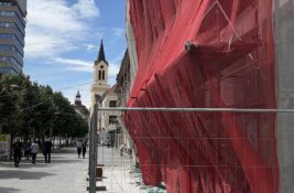 FOTO: Nema više skela – pogledajte kako izgleda obnovljena zgrada u glavnoj ulici