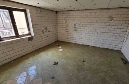 spratna kuća u naselju duvanika