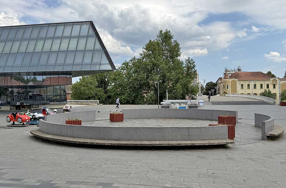 trg dr zorana đinđića zrenjanin
