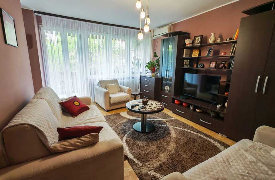 FOTO: Bez dodatnih ulaganja i na odličnoj lokaciji – trosoban stan na Bagljašu za 90.000 evra FOTO: Bez dodatnih ulaganja i na odličnoj lokaciji – trosoban stan na Bagljašu za 90.000 evra