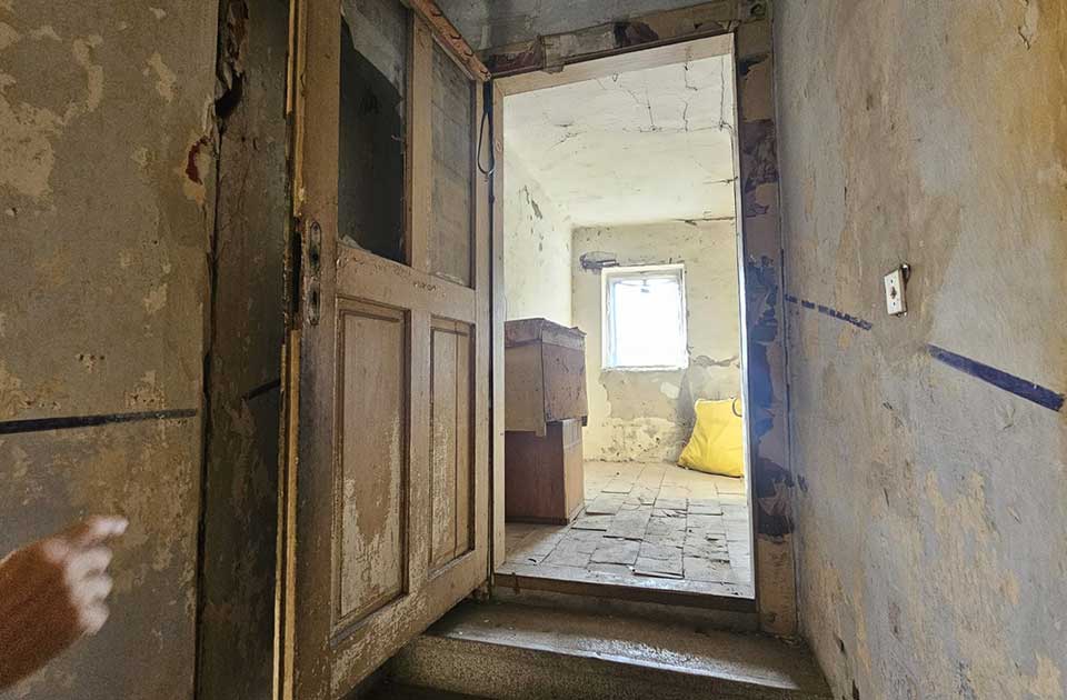 FOTO: Uknjižen na 73, a ima oko 100 kvadrata – stan u centru Zrenjanina traži novog vlasnika FOTO: Uknjižen na 73, a ima oko 100 kvadrata – stan u centru Zrenjanina traži novog vlasnika