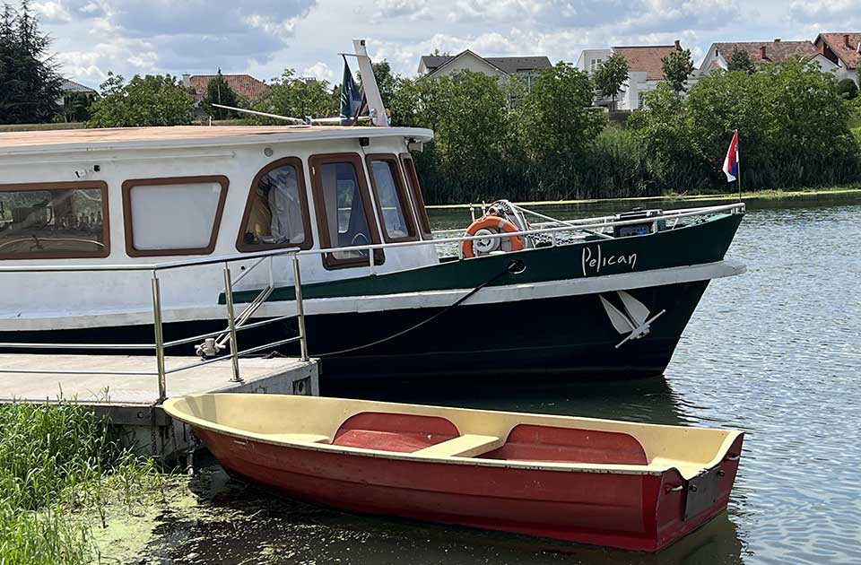 brod pelikan
