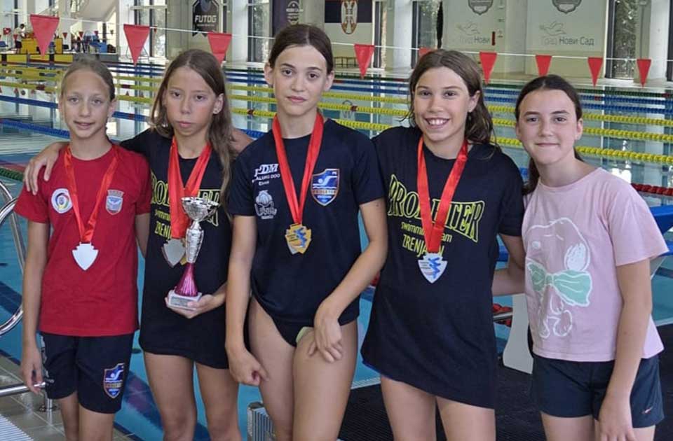 Plivači Proletera briljirali u Futogu: Kući se vratili sa pregršt medalja Plivači Proletera briljirali u Futogu: Kući se vratili sa pregršt medalja
