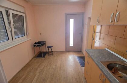 renovirana prizemna kuća u naselju 4. jul