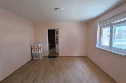 renovirana prizemna kuća u naselju 4. jul