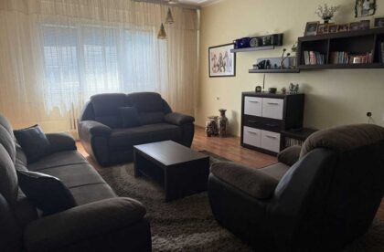 kuća sa bazenom na bagljašu