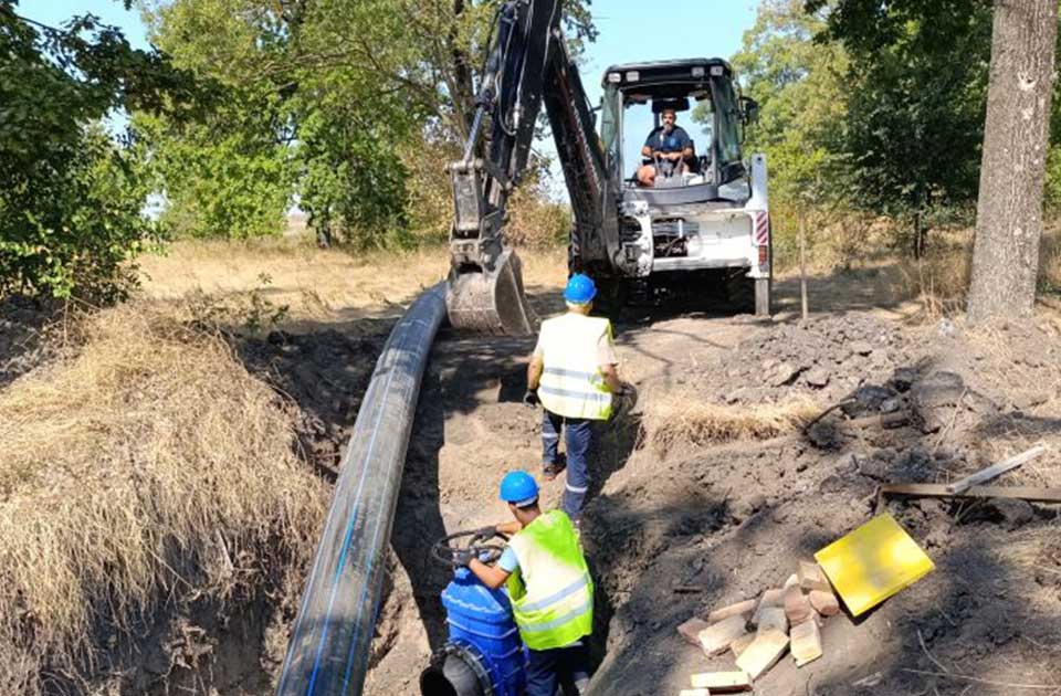 Ečka se priključuje na gradsku vodovodnu mrežu, radovi već počeli Ečka se priključuje na gradsku vodovodnu mrežu, radovi već počeli