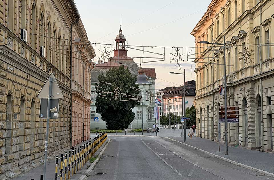 Zrenjanin već u 7 ujutru među najtoplijim gradovima u Srbiji: Pakleni dani tek dolaze Zrenjanin već u 7 ujutru među najtoplijim gradovima u Srbiji: Pakleni dani tek dolaze