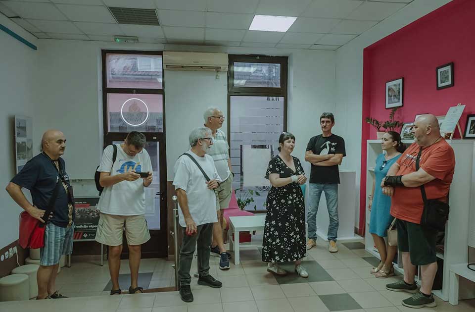 Fotografije koje otkrivaju drugačiji Zrenjanin: Otvorena izložba „Kapije na Begeju“ Fotografije koje otkrivaju drugačiji Zrenjanin: Otvorena izložba „Kapije na Begeju“