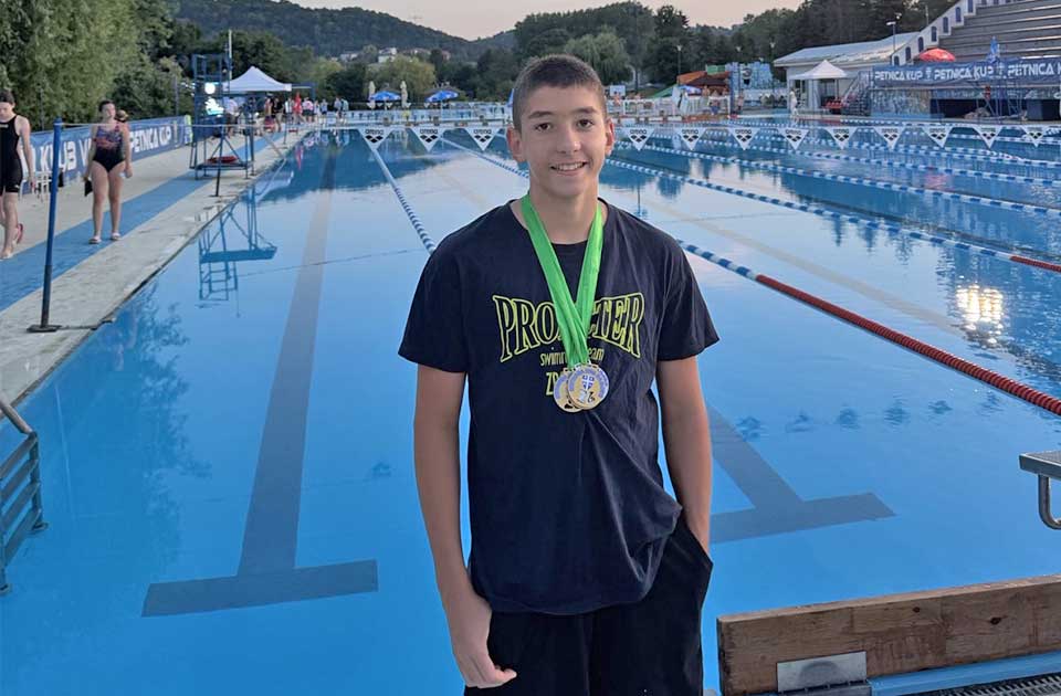 Zrenjaninski plivač Strahinja Rakić među 100 najuspešnijih mladih sportista Srbije Zrenjaninski plivač Strahinja Rakić među 100 najuspešnijih mladih sportista Srbije