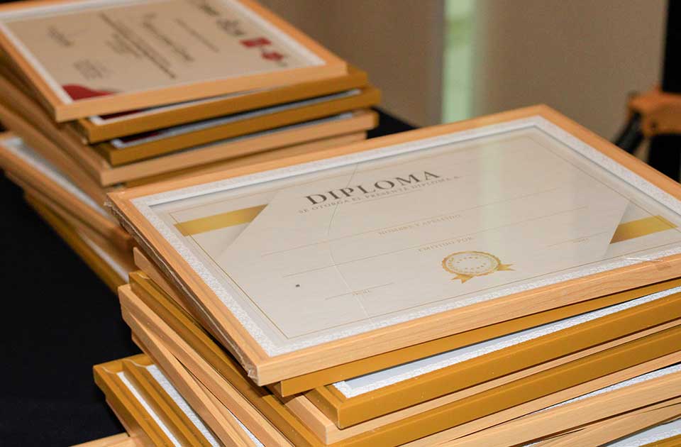 Sumnjive diplome u Zrenjaninu: Upućen poziv građanima da prijave svoja saznanja Sumnjive diplome u Zrenjaninu: Upućen poziv građanima da prijave svoja saznanja